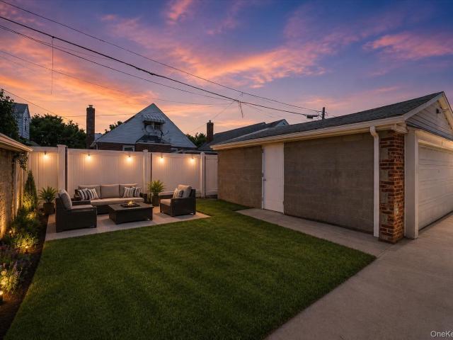 House for sale in Queens, Arverne