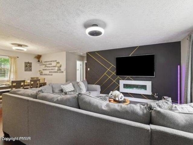 House for sale in Tobyhanna