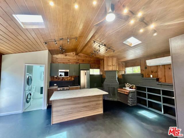 Property for rent in Canoga Park, California