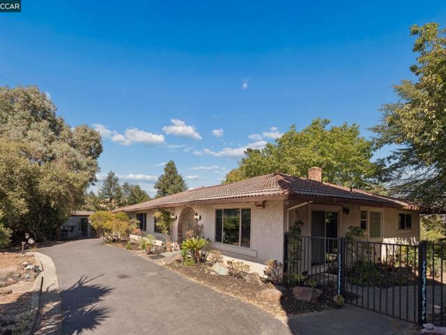 House for sale in Martinez, California