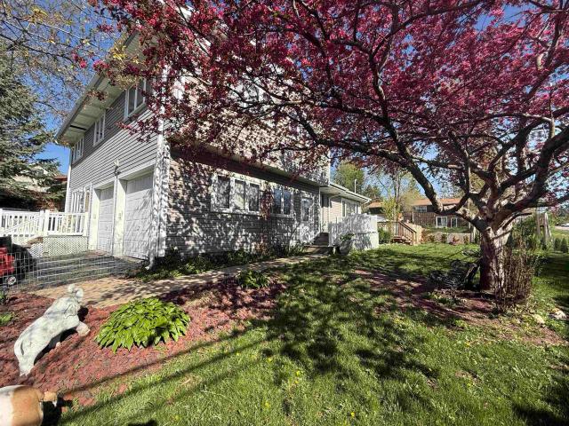 House for sale in Mchenry, Illinois