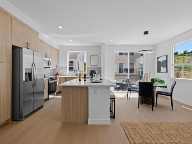 Condo for sale in San Mateo, California