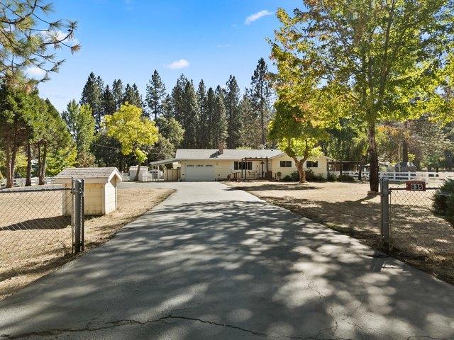 House for sale in Rogue River, Oregon