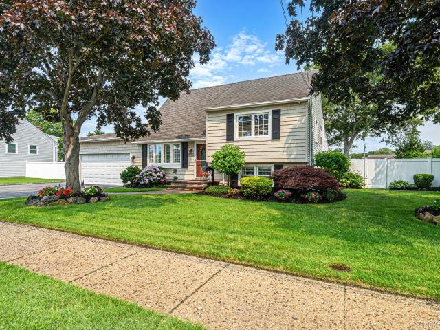House for sale in Bohemia, New York