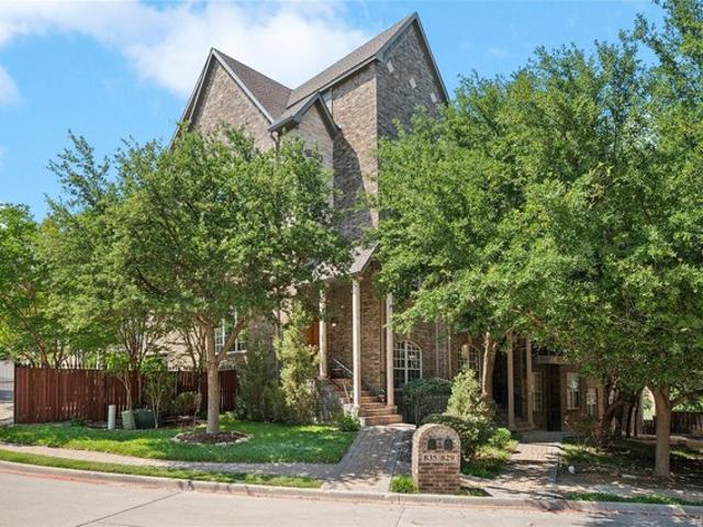 Townhouse for sale in Irving, Texas