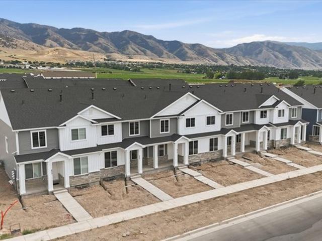 Townhouse for sale in Cache, Utah