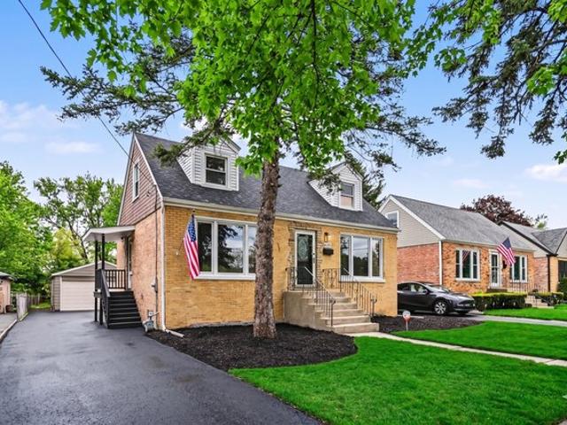 House for sale in Villa Park, Illinois