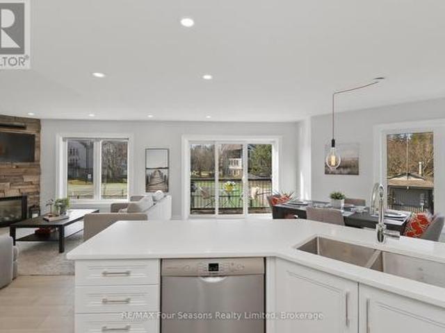 Townhouse for sale in Collingwood, Central Ontario