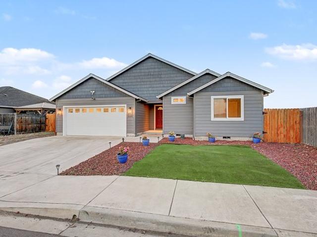 House for sale in Oregonia