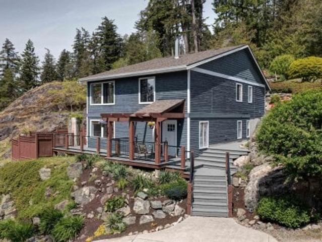 Property for sale in Halfmoon Bay, British Columbia