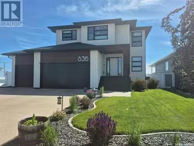 House for sale in Weyburn, Saskatchewan