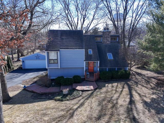 House for sale in Mchenry, Illinois