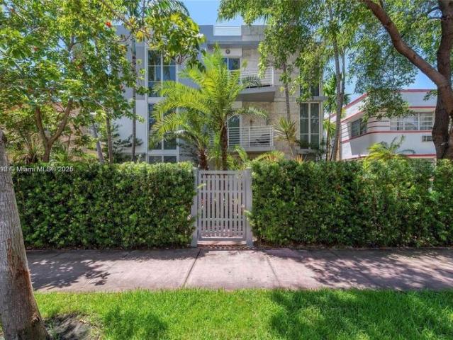 Townhouse for rent in Miami Beach