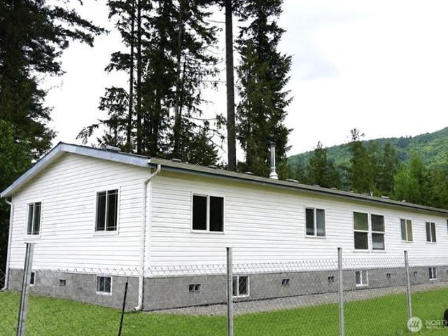 House for sale in Deming, Washington