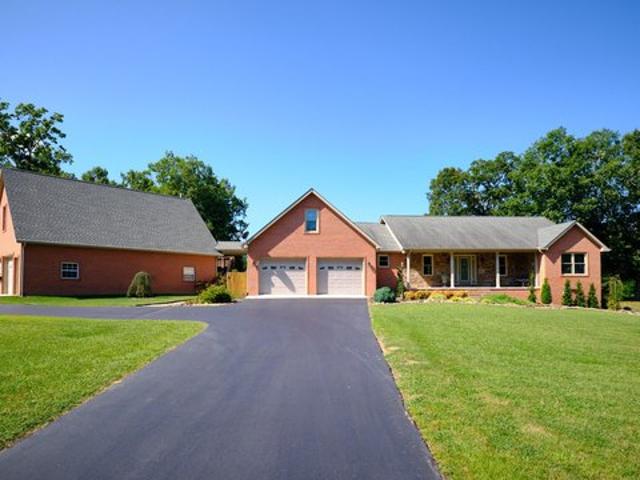 House for sale in Crossville, East Tennessee
