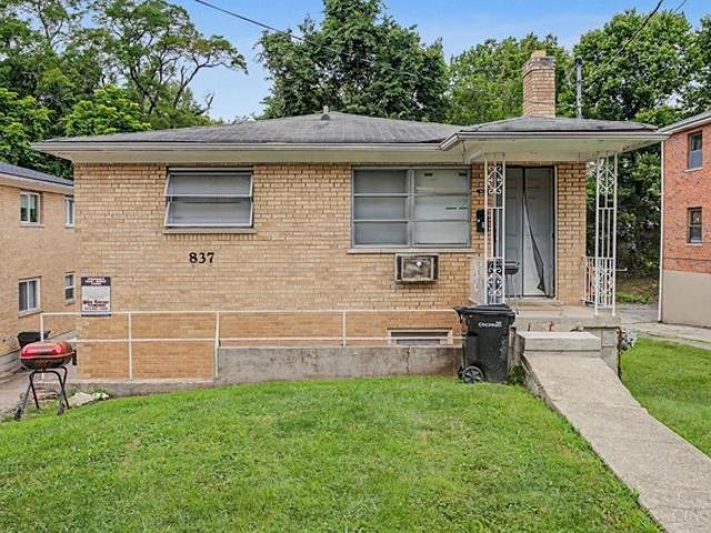 House for sale in Roselawn, Ohio