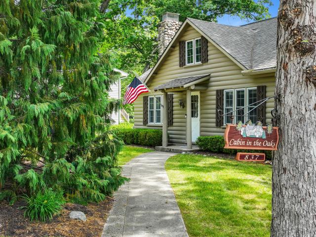 House for sale in Fontana, Wisconsin