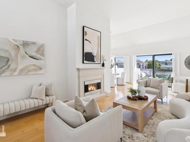 Condo for sale in Island J, Foster City