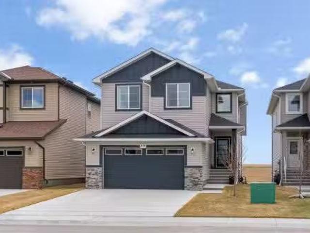 House for sale in Strathmore, Alberta