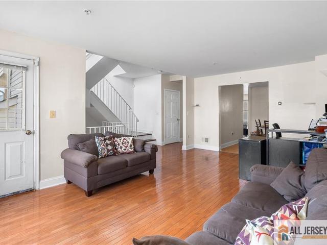 Townhouse for sale in Perth Amboy, New Jersey