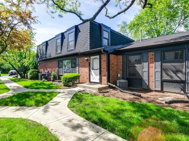 Condo for sale in Deerfield, Illinois