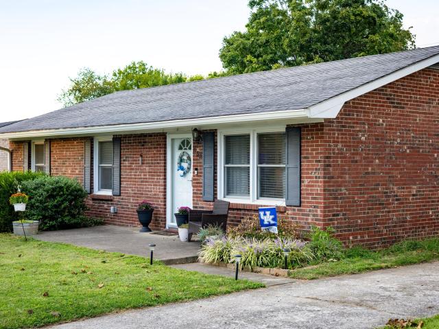House for sale in Versailles, Woodford County