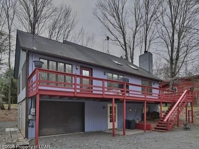 House for sale in Lake Ariel, Pennsylvania