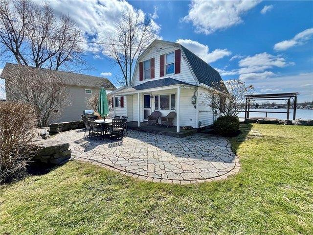 House for sale in Wolcott, New York