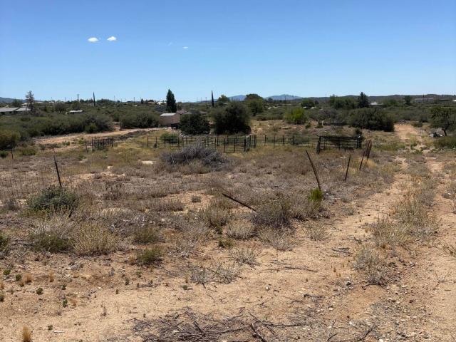 Land for sale in Kirkland, Arizona