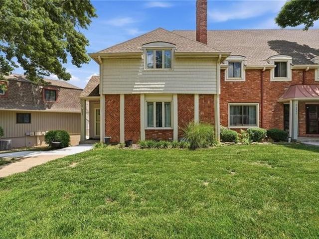 Townhouse for sale in Kansas City, Missouri
