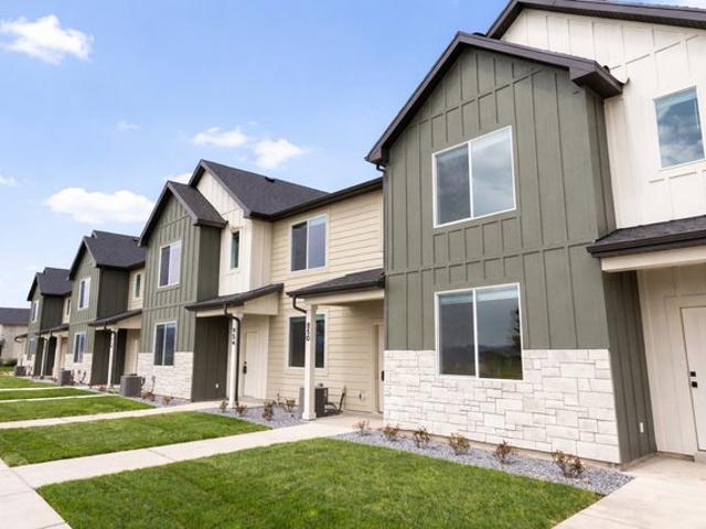 Townhouse for sale in Cache, Utah