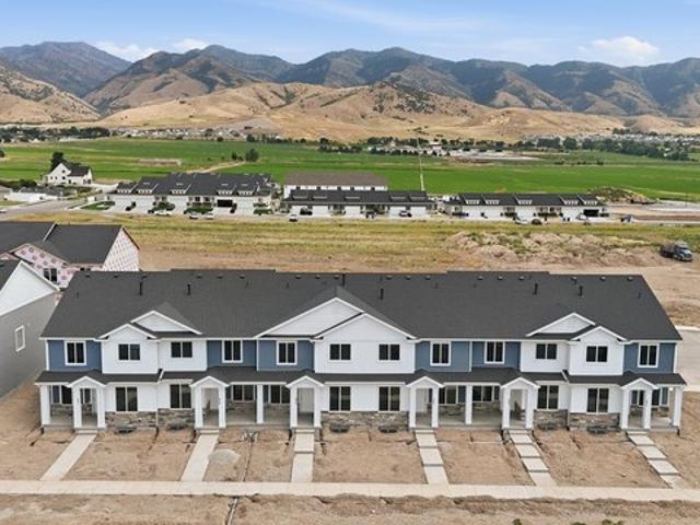 Townhouse for sale in Cache, Utah