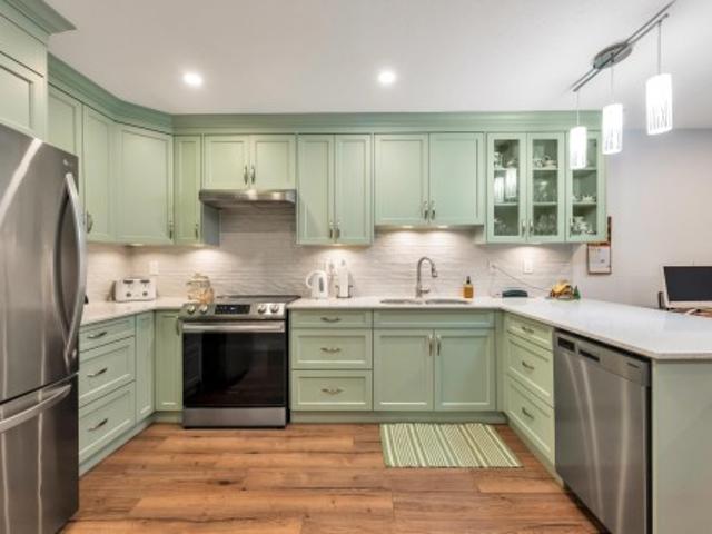 Townhouse for sale in Fleetwood, Surrey