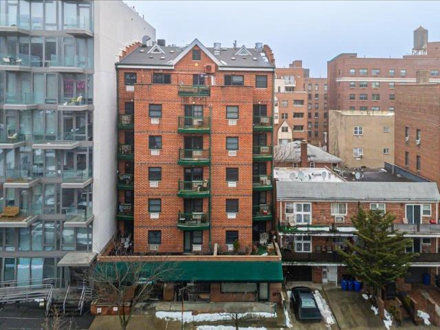 Condo for sale in Queens, Arverne