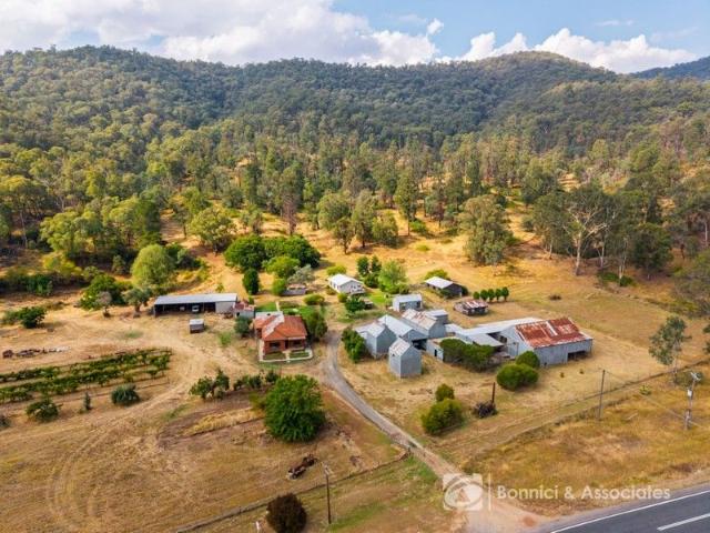 Cottage for sale in Porepunkah, Victoria