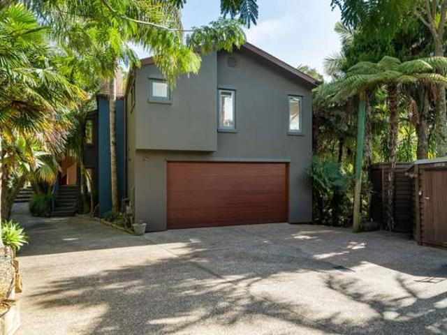 House for sale in Westmere