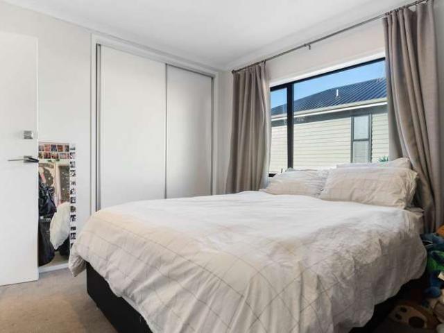 Townhouse for sale in Whangaparaoa