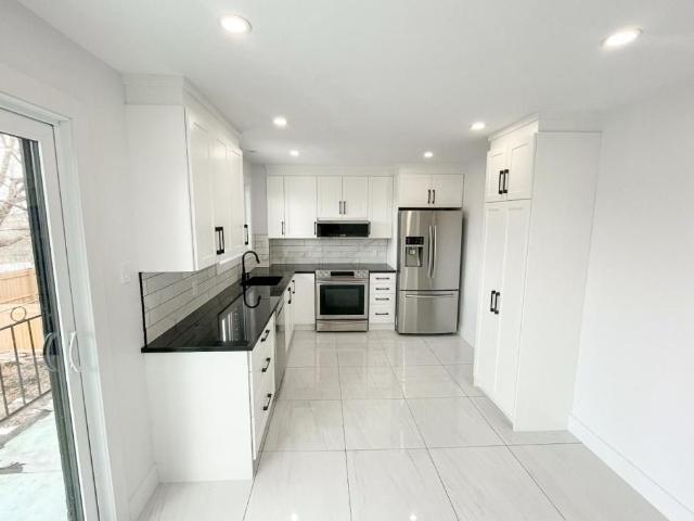 Apartment for rent in Pointe-claire, Quebec