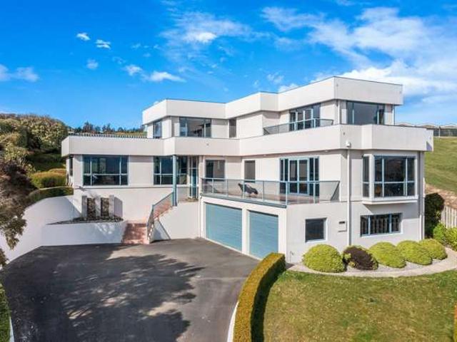 House for sale in Otakou