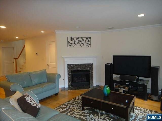 Duplex for rent in Cliffside Park