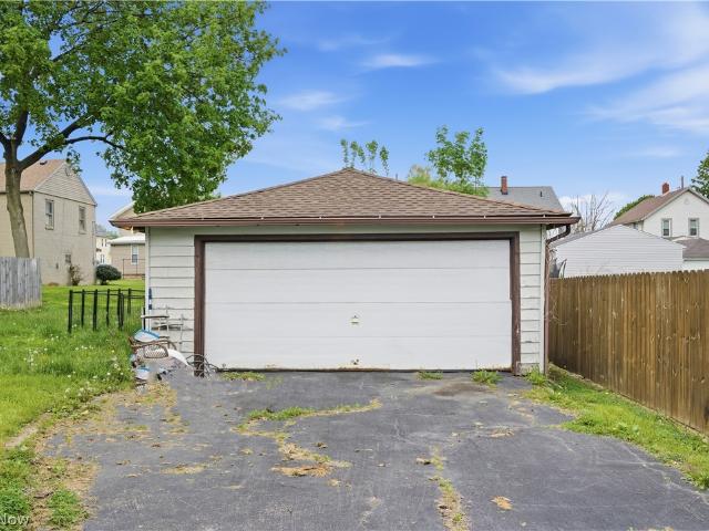 House for sale in Struthers, Ohio