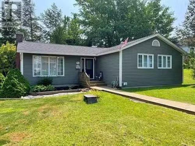 House for sale in Corner Brook, Newfoundland And Labrador