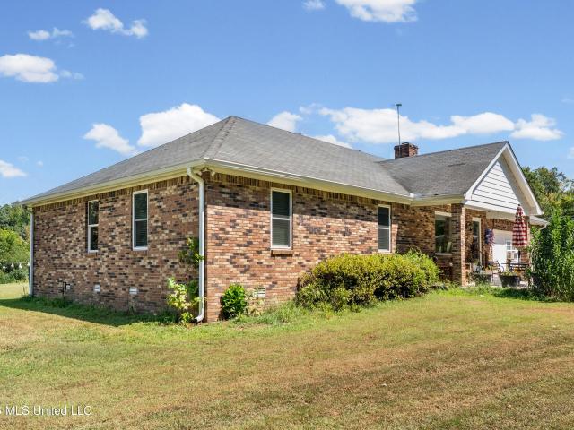 House for sale in Como, Mississippi