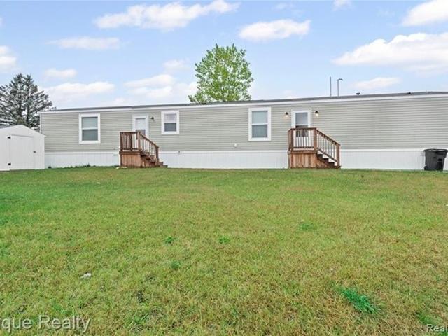 House for sale in Highland, Highland Township