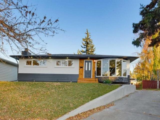 House for sale in Fairview, Calgary