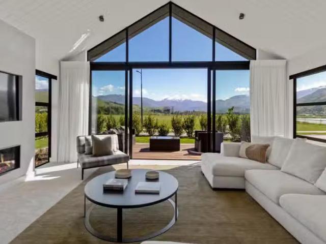 House for sale in Otakou