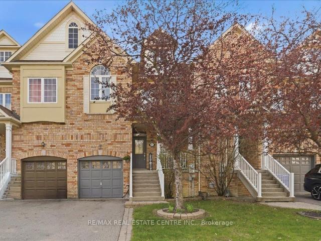 Townhouse for sale in Woburn, Ontario