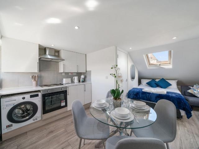 Apartment for rent in Furzedown, Greater London