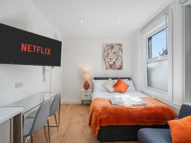 Apartment for rent in Furzedown, Greater London