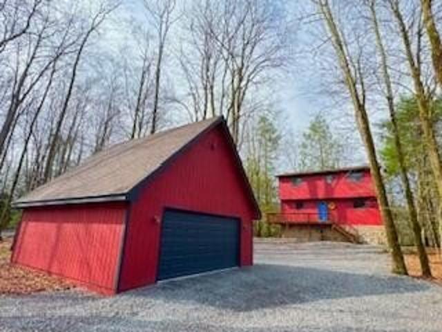 House for sale in Lake Ariel, Pennsylvania